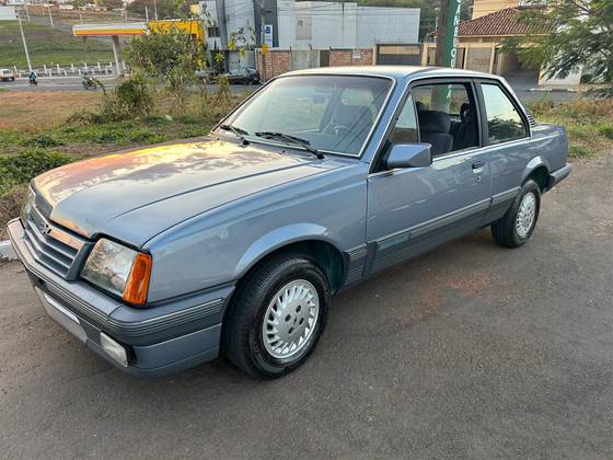 CHEVROLET MONZA 2.0 CLASSIC SE 8V GASOLINA 4P MANUAL